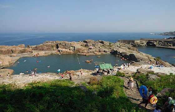 侍浜岩場海水プール